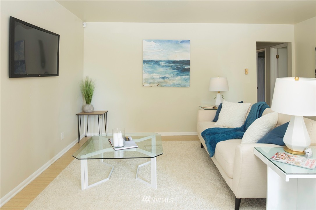 736 North 88th Street Seattle, WA 98103 - Photo 6 of 17 a living room with furniture