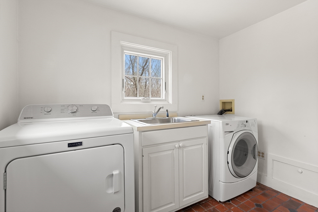 55 Colrain Road Topsfield, MA 01983 - Photo 15 of 29