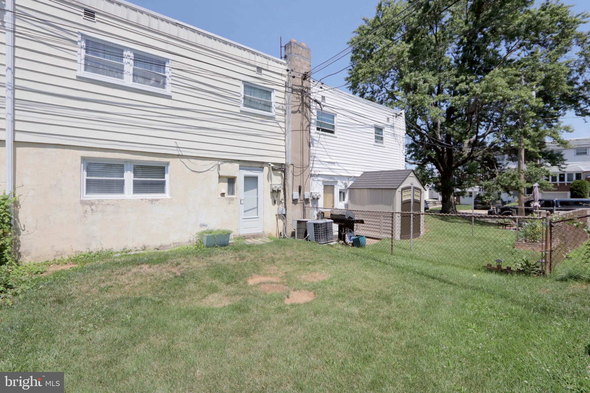 11709 Brandon Road Philadelphia, PA 19154 - Photo 32 of 35 Yard - with access from laundry area