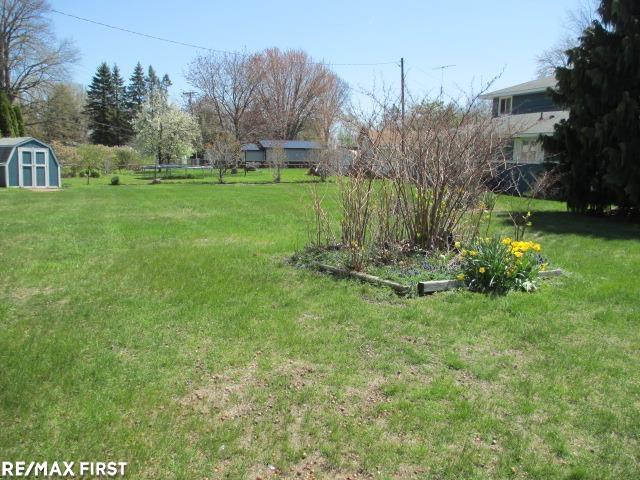 6004 Lakeshore Road Fort Gratiot, MI 48059 - Photo 5 of 33