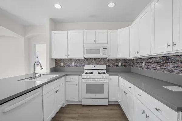 $577,000 | 641 Sumner Way, Unit 1, Oceanside, CA 92058