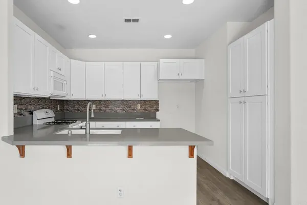 $577,000 | 641 Sumner Way, Unit 1, Oceanside, CA 92058