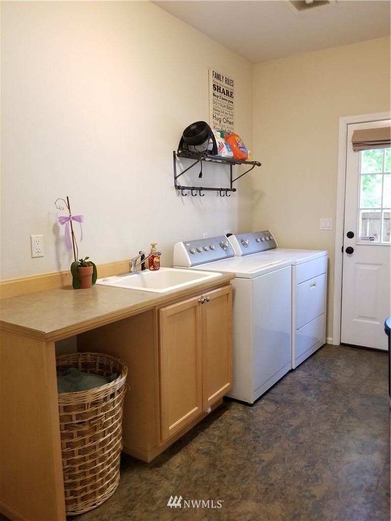 18642 172nd Place Southeast Renton, WA 98058 - Photo 7 of 18 Gallery Image 7