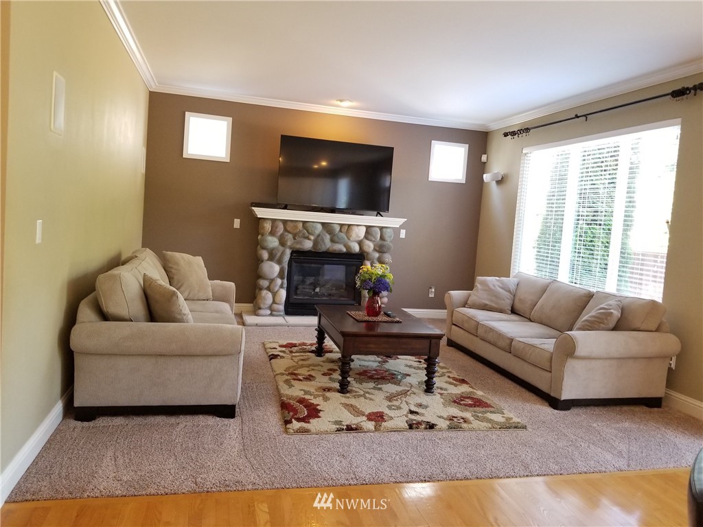 18642 172nd Place Southeast Renton, WA 98058 - Photo 10 of 18 Gallery Image 10