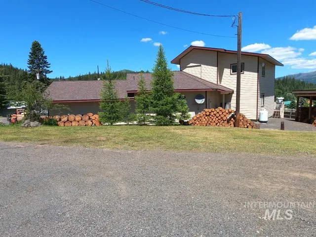 $739,000 | 204 South 2nd Street, Elk River, ID 83827