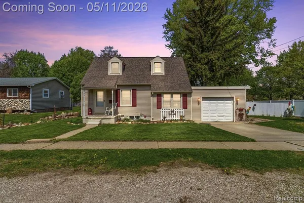 $215,000 | 310 West Caroline Street, Fenton, MI 48430