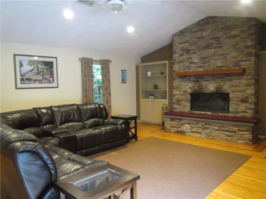71 Wolf Hill Road Smithfield, RI 02917 - Photo 2 of 38 Gallery Image 2
