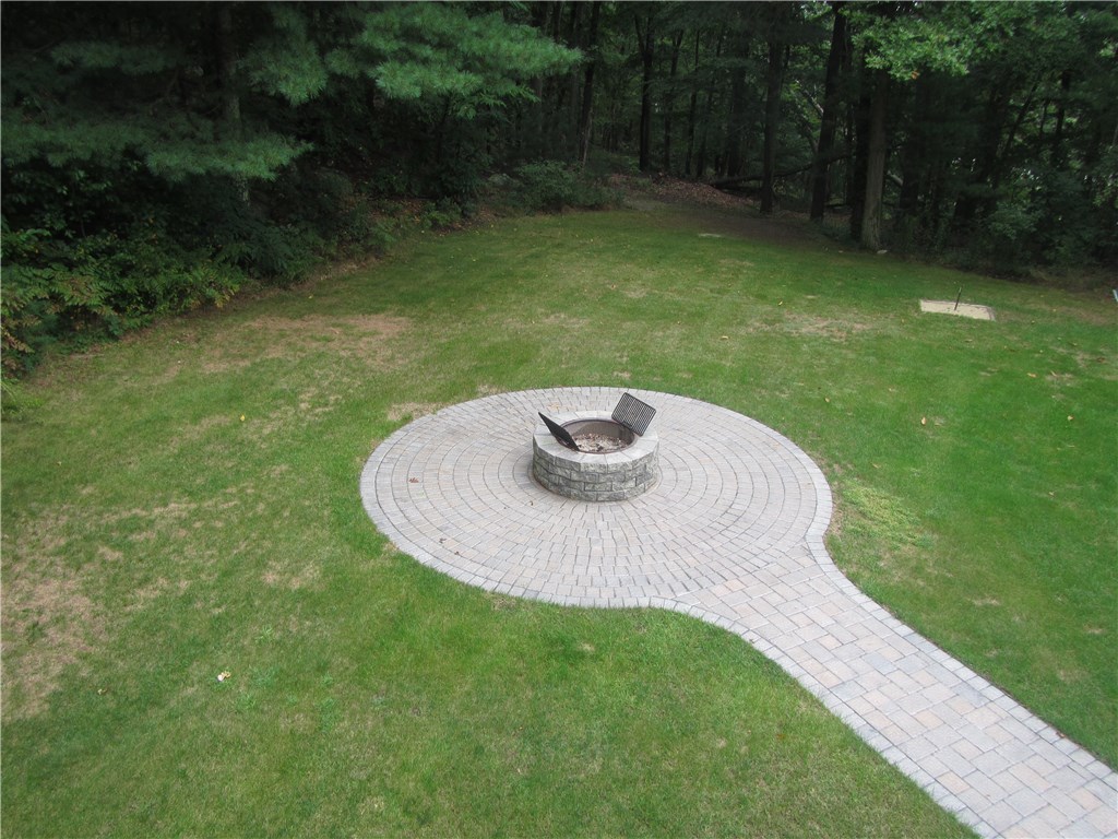 71 Wolf Hill Road Smithfield, RI 02917 - Photo 36 of 38 Gallery Image 36