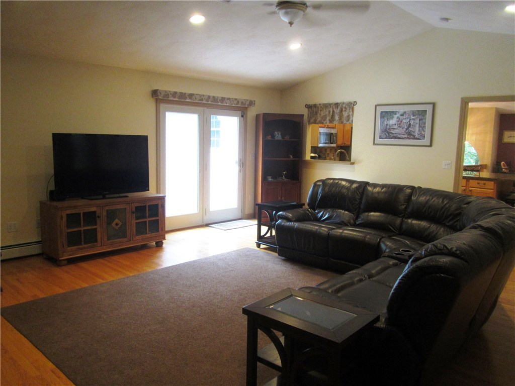 71 Wolf Hill Road Smithfield, RI 02917 - Photo 5 of 38 Gallery Image 5