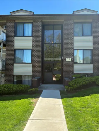 $265,000 | 278 Country Club Lane, Unit 278, Pomona, NY 10970