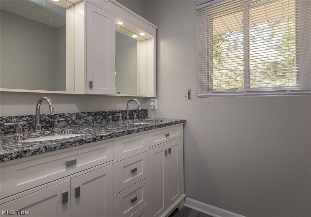 6283 Crossview Road Seven Hills, OH 44131 - Photo 11 of 35 Gallery Image 11