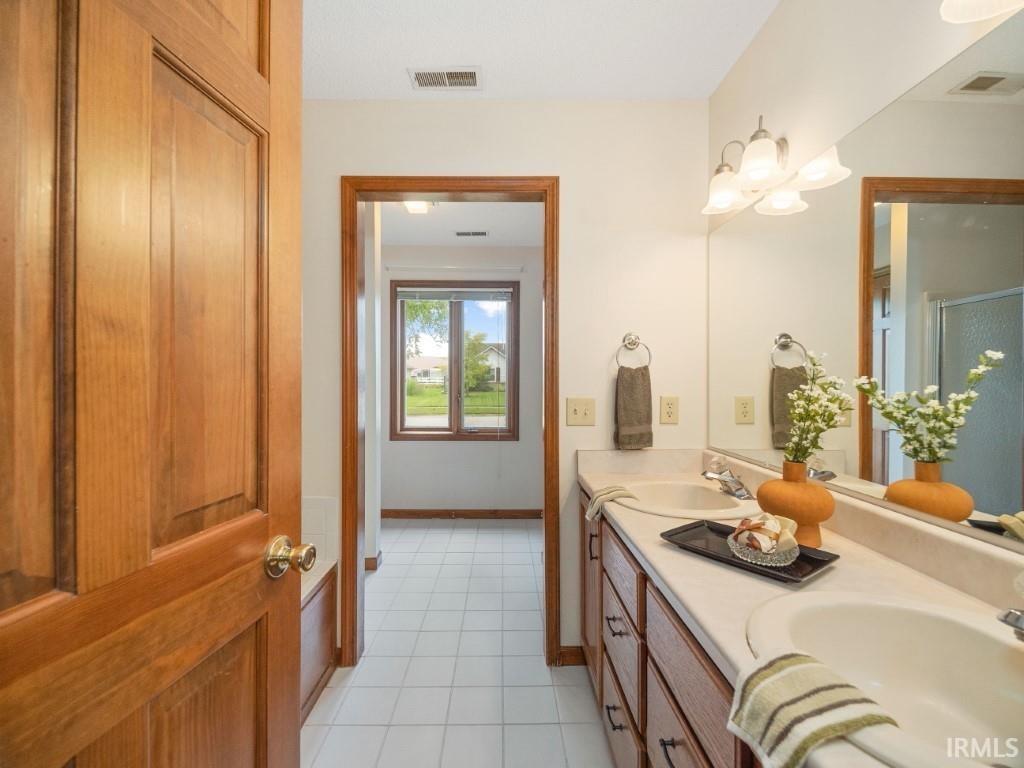 823 Autumn Ridge Lane Fort Wayne, IN 46804 - Photo 17 of 36