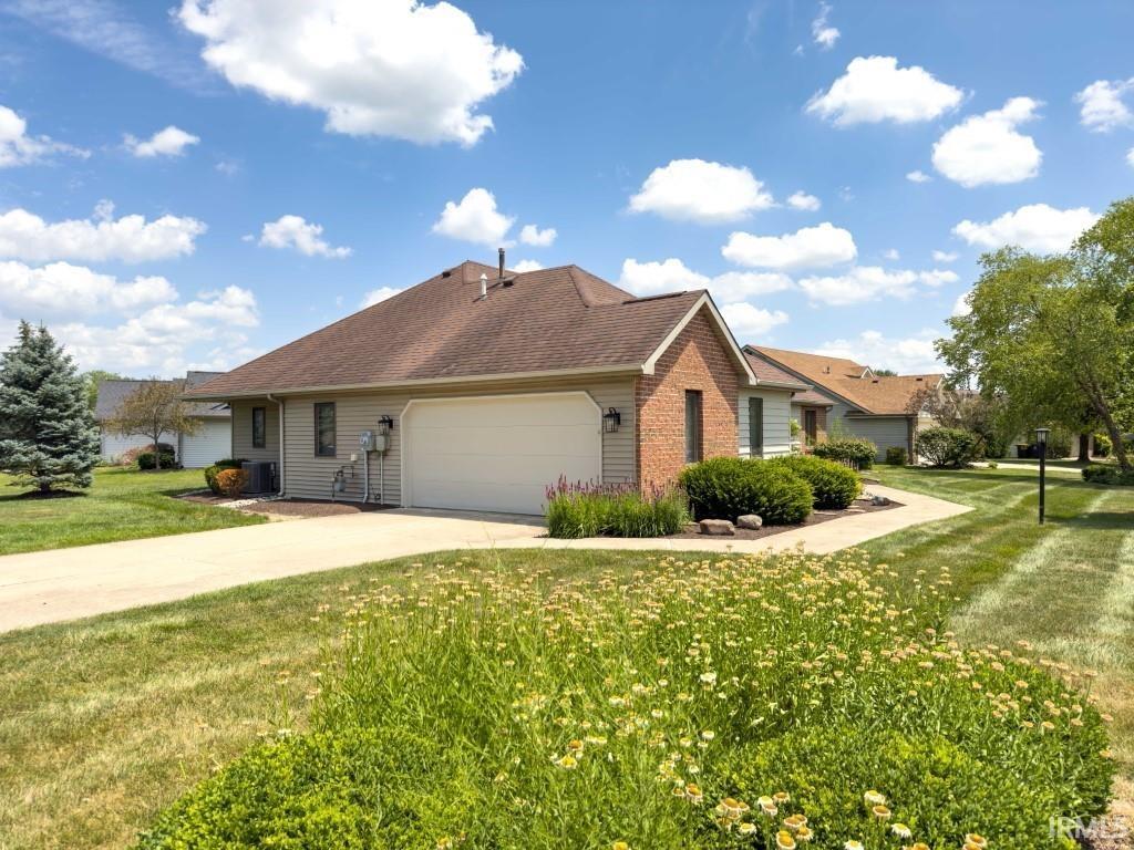 823 Autumn Ridge Lane Fort Wayne, IN 46804 - Photo 2 of 36
