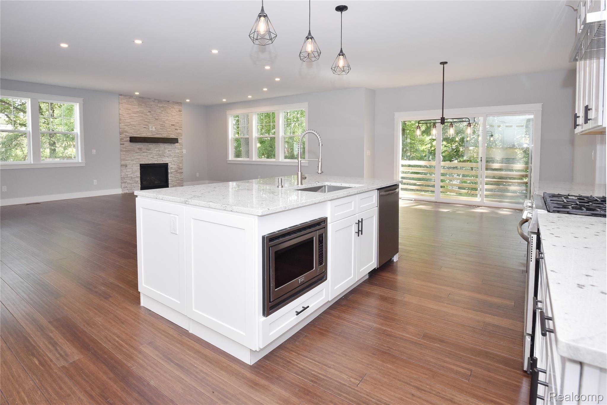3211 Warick Road Royal Oak, MI 48073 - Photo 16 of 34 3211 Warick Road_17.JPG
