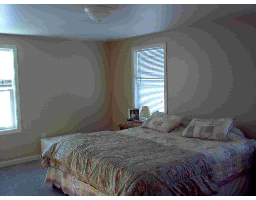 757 West Royalston Road Athol, MA 01331 - Photo 3 of 4 Gallery Image 3