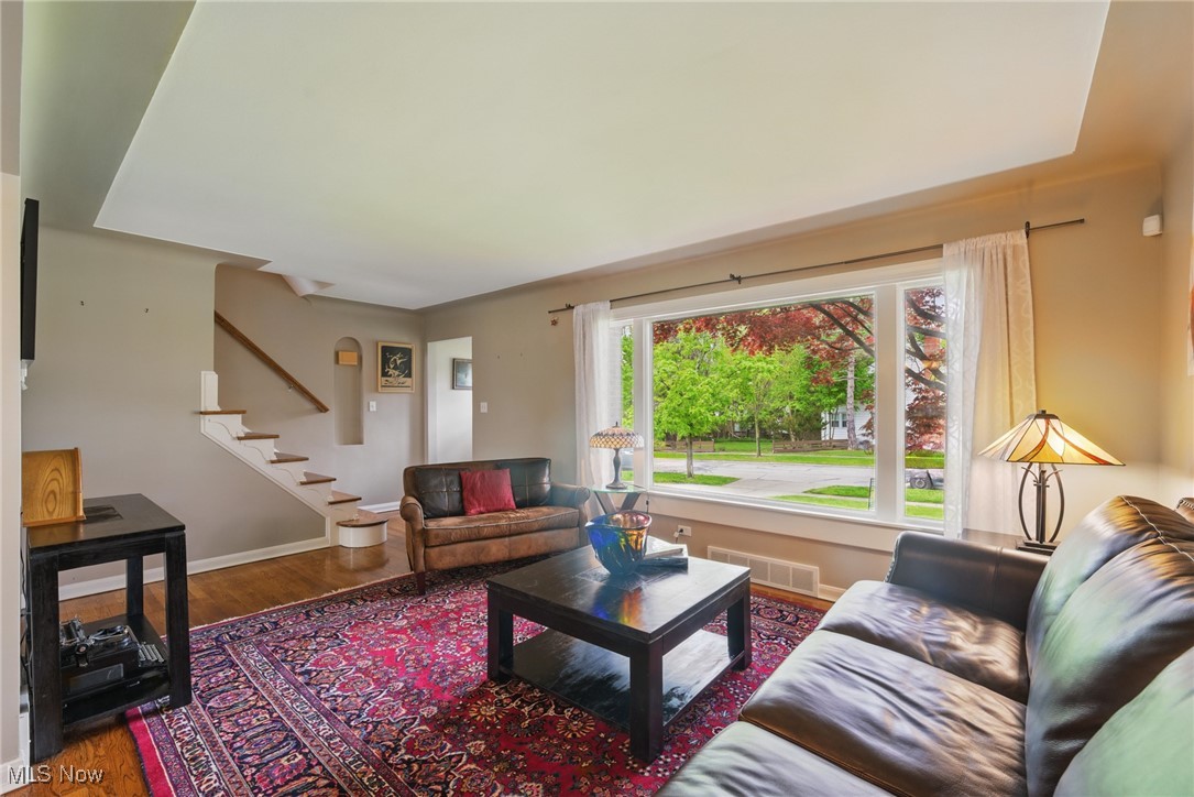 1315 Clearview Road Cleveland, OH 44124 - Photo 5 of 28