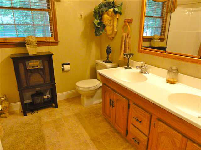 2612 West Queensbury Road Muncie, IN 47304 - Photo 8 of 28 Gallery Image 8