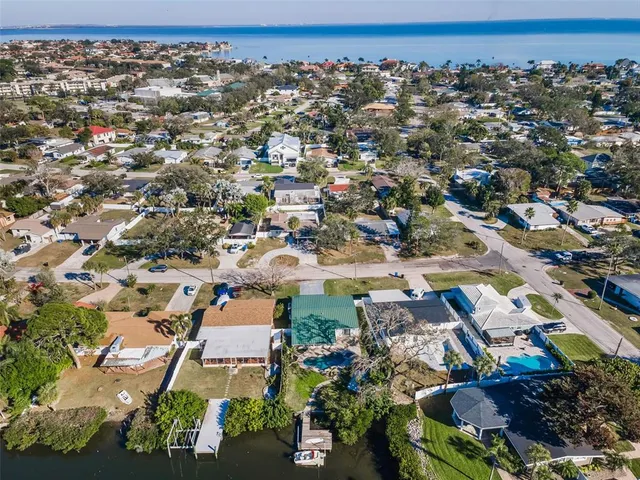 $425,000 | 4320 Huntington Street Northeast, St. Petersburg, FL 33703