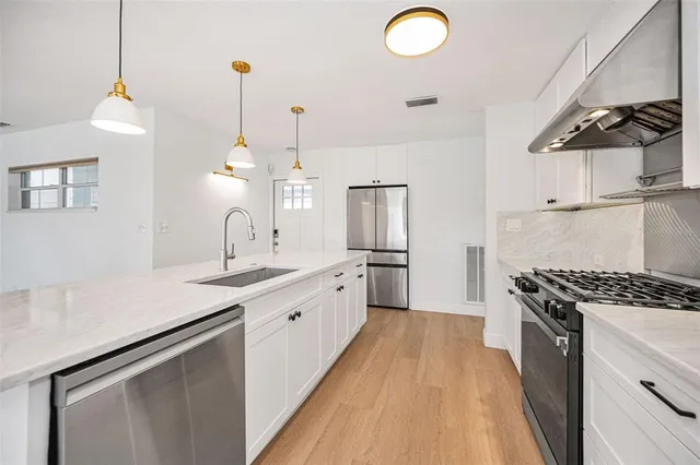 $425,000 | 4320 Huntington Street Northeast, St. Petersburg, FL 33703