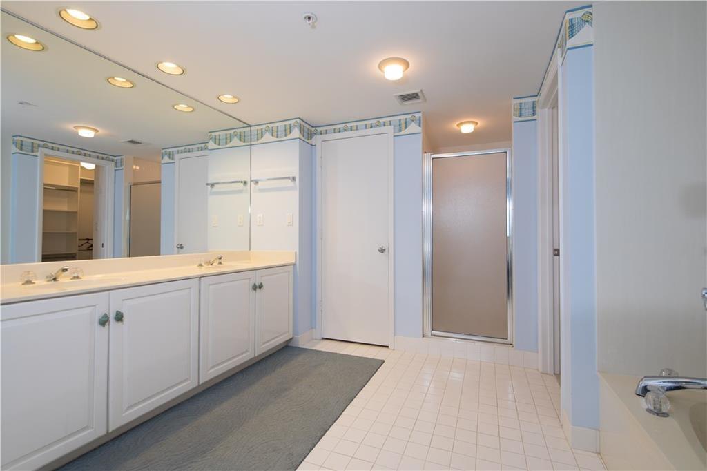 579 Northeast Plantation Road, Unit S407 Jensen Beach, FL 34957 - Photo 24 of 44 Dual Sinks, Spa Tub