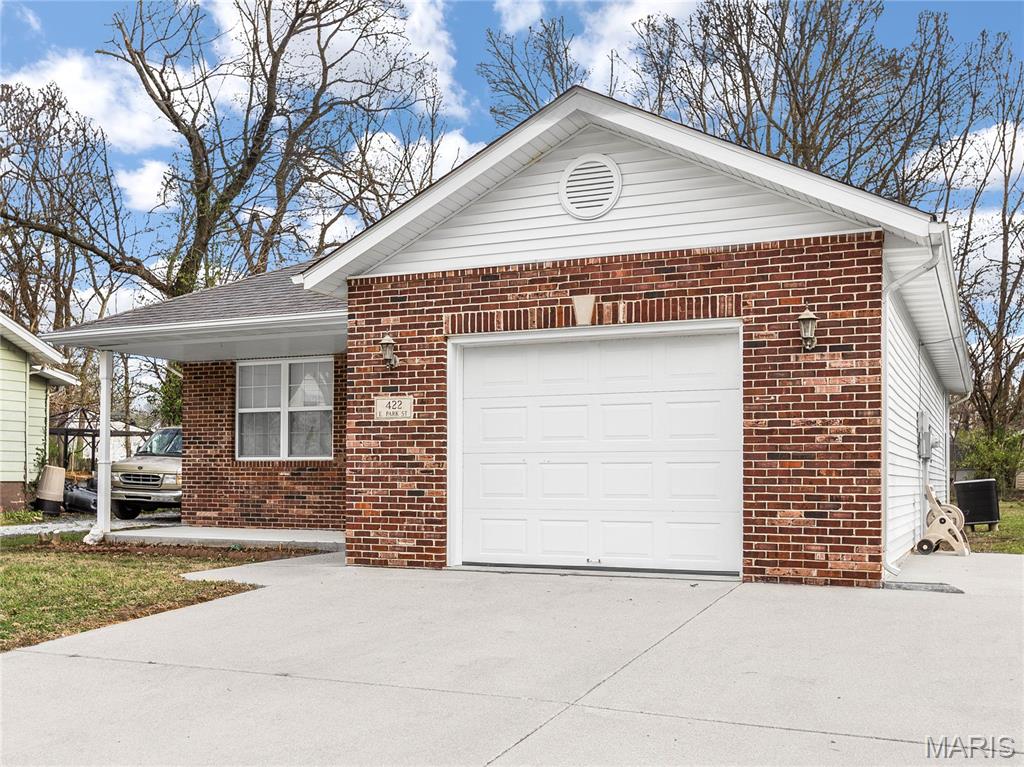 422 East Park Street Edwardsville, IL 62025 - Photo 4 of 37