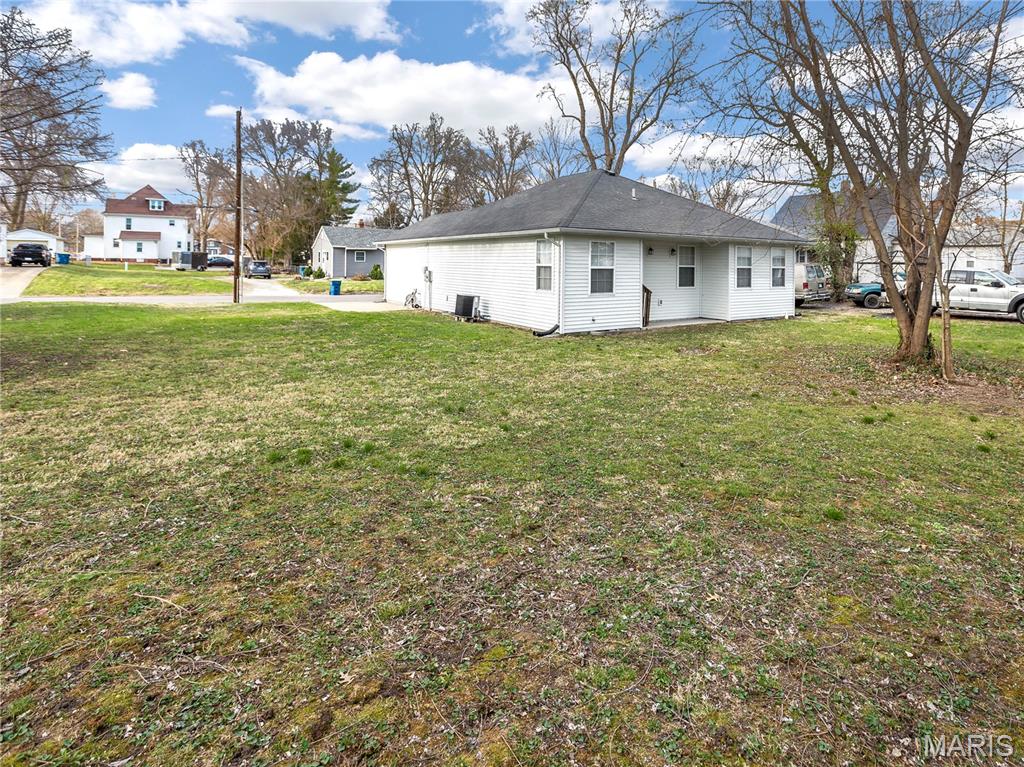 422 East Park Street Edwardsville, IL 62025 - Photo 6 of 37