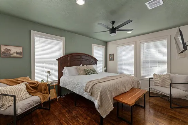 $1,900 | 207 North Preston Avenue, Bryan, TX 77803