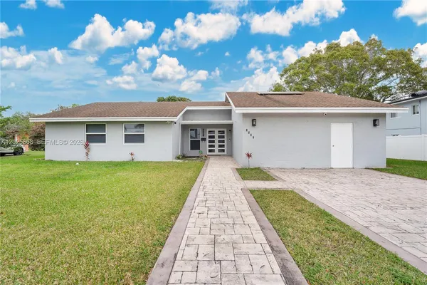 $4,400 | 9501 East Palmetto Club Lane, Unit 9501, Palmetto Bay, FL 33157