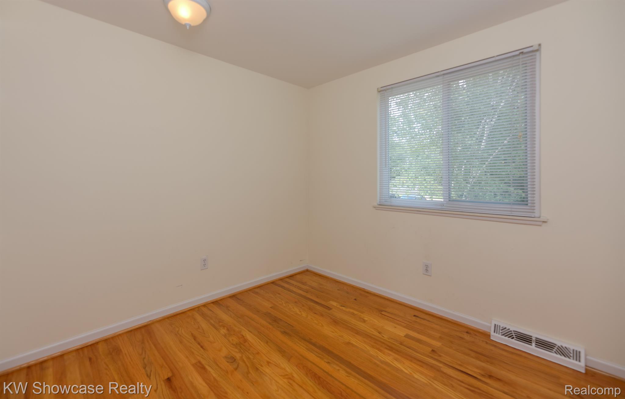 2605 Potter Road Wixom, MI 48393 - Photo 18 of 29 Gallery Image 18