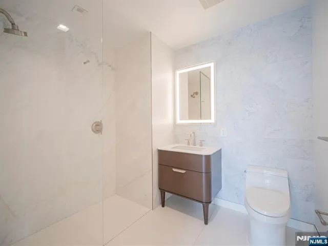 $1,350,000 | 320 Adolphus Avenue, Unit 401, Cliffside Park, NJ 07010