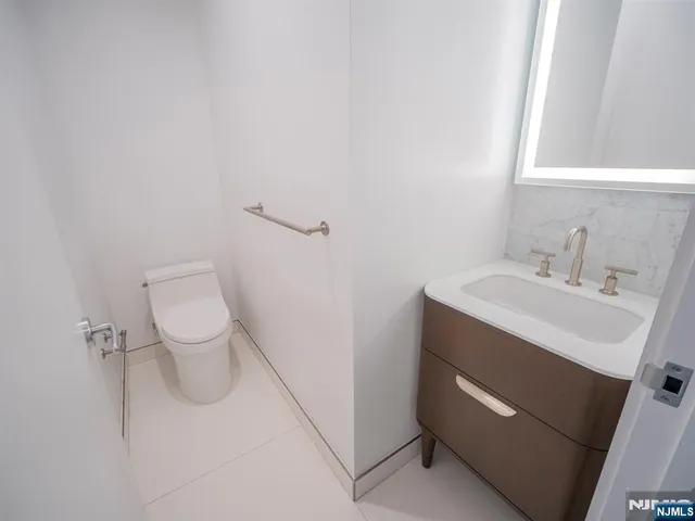 $1,350,000 | 320 Adolphus Avenue, Unit 401, Cliffside Park, NJ 07010