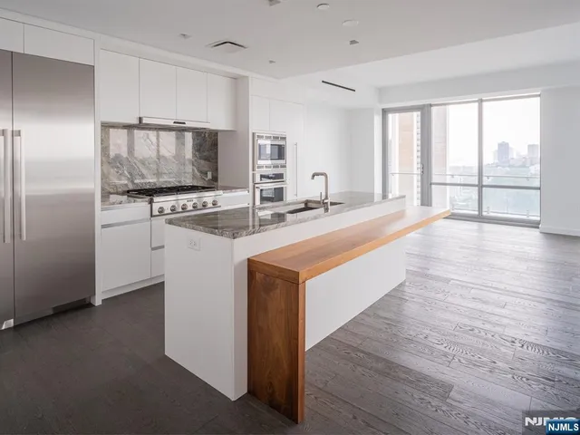 $1,350,000 | 320 Adolphus Avenue, Unit 401, Cliffside Park, NJ 07010