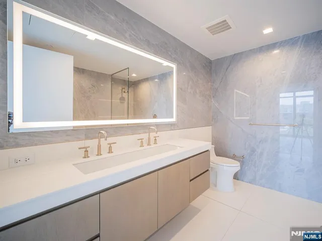 $1,350,000 | 320 Adolphus Avenue, Unit 401, Cliffside Park, NJ 07010