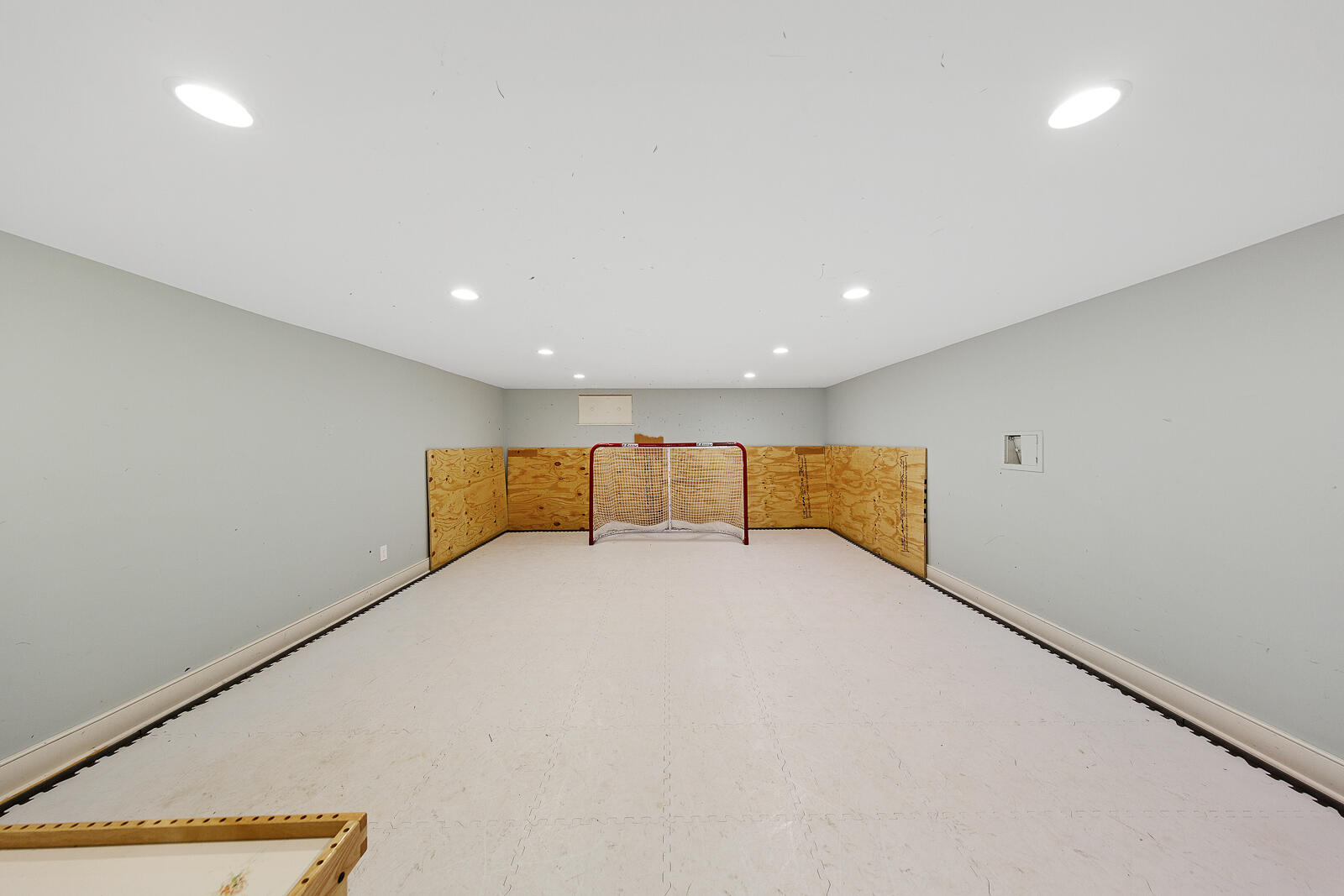 27 Searles Road Darien, CT 06820 - Photo 37 of 56 27 Searles Rd, Darien, CT-37