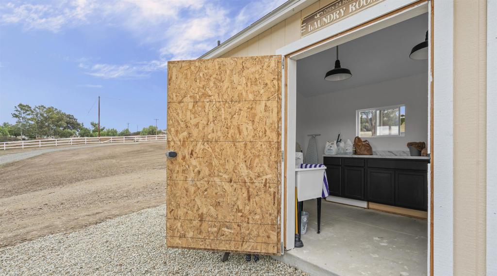 39260 Grassy Road Temecula, CA 92592 - Photo 34 of 53 a view of a bathroom