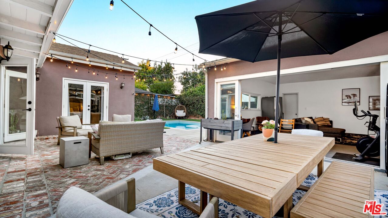6557 Ruffner Avenue Lake Balboa, CA 91406 - Photo 22 of 31 a outdoor space with furniture