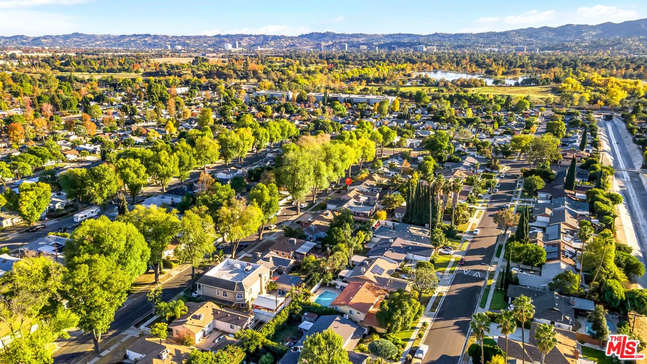 6557 Ruffner Avenue Lake Balboa, CA 91406 - Photo 31 of 31 a view of city and mountain