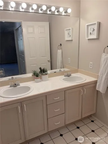 $528,888 | 250 Northwest Dogwood Street, Unit C201, Issaquah, WA 98027