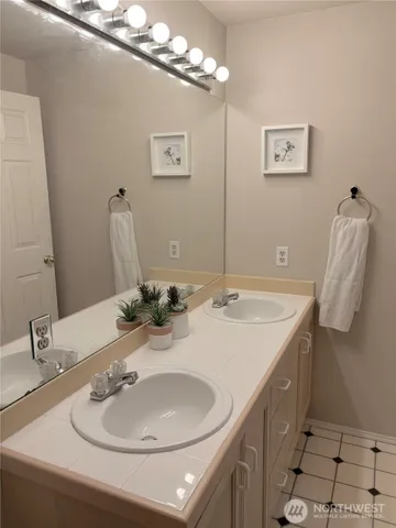 $528,888 | 250 Northwest Dogwood Street, Unit C201, Issaquah, WA 98027