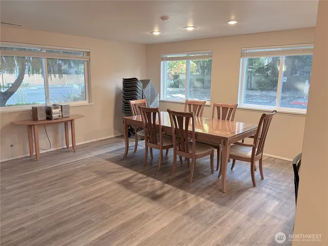 $528,888 | 250 Northwest Dogwood Street, Unit C201, Issaquah, WA 98027