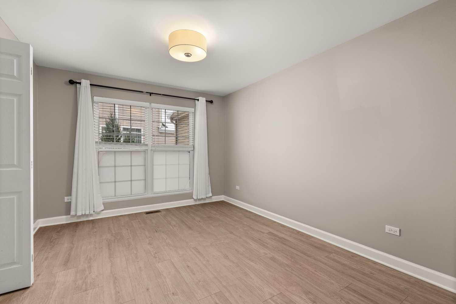 754 Rockhurst Road Bolingbrook, IL 60440 - Photo 4 of 27