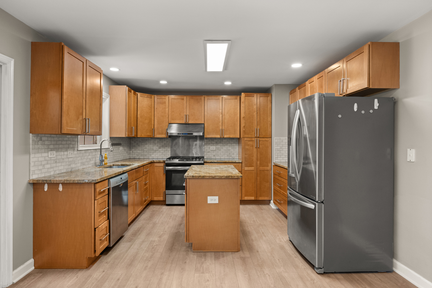 754 Rockhurst Road Bolingbrook, IL 60440 - Photo 6 of 27