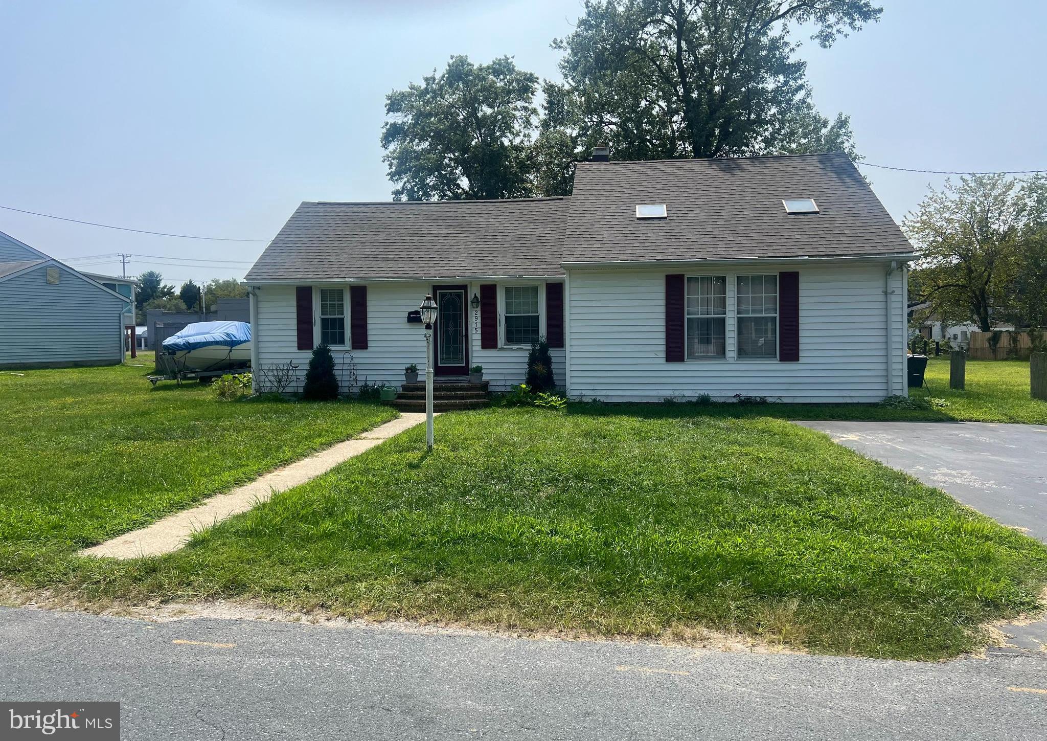 Detached home with driveway for 2 vehicles