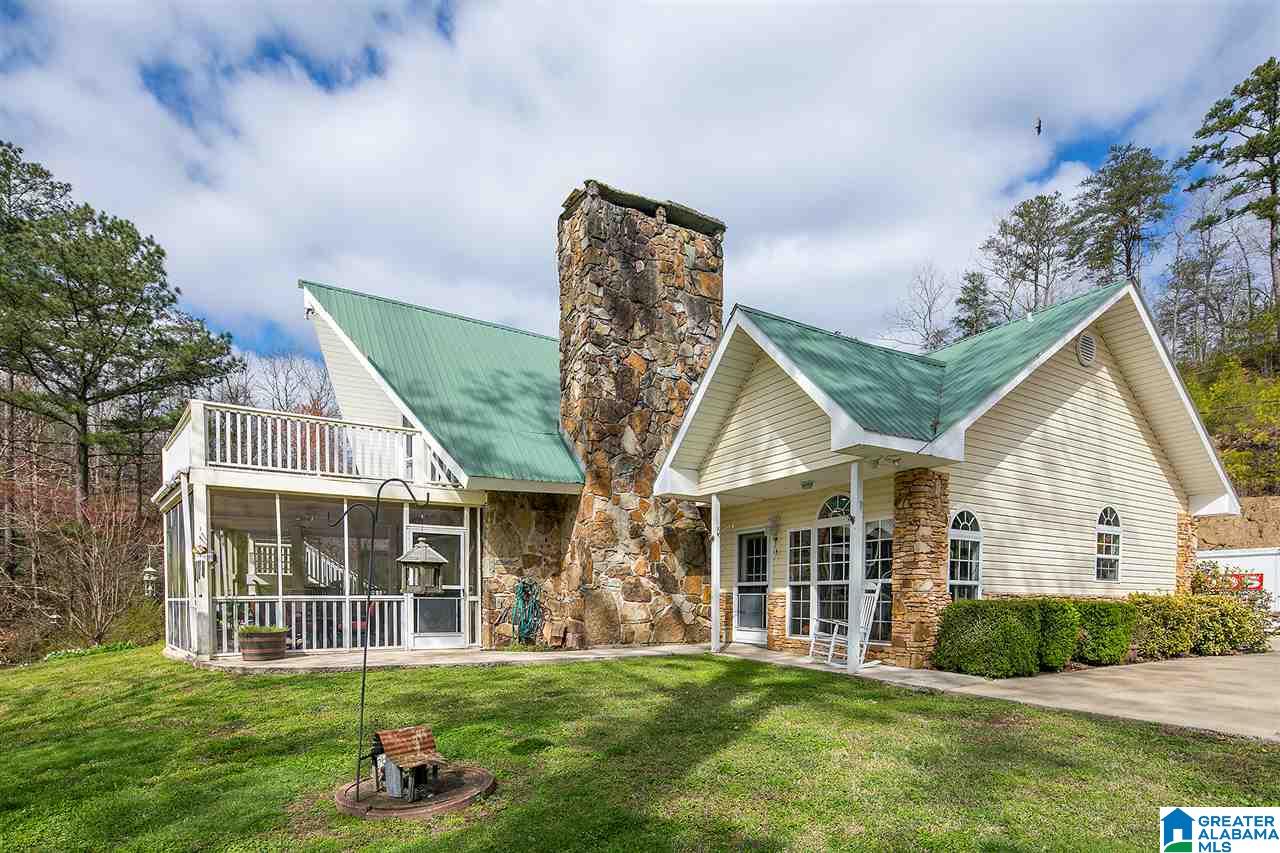 401 Lakeshore Loop Oneonta, AL 35121 - Photo 3 of 46