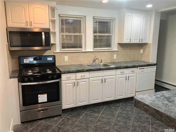 $3,700 | 1 Allen Street, Unit 1, Lynbrook, NY 11563