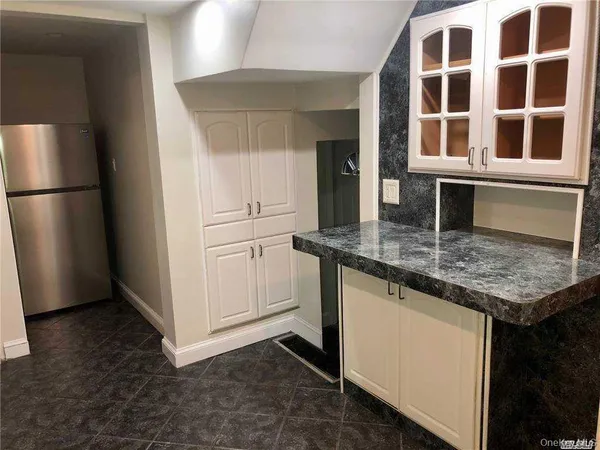 $3,700 | 1 Allen Street, Unit 1, Lynbrook, NY 11563