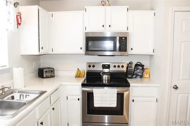 $164,900 | 761 Sugar Glen Drive, Unit 5, St. Peters, MO 63376