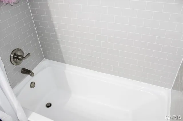 $164,900 | 761 Sugar Glen Drive, Unit 5, St. Peters, MO 63376