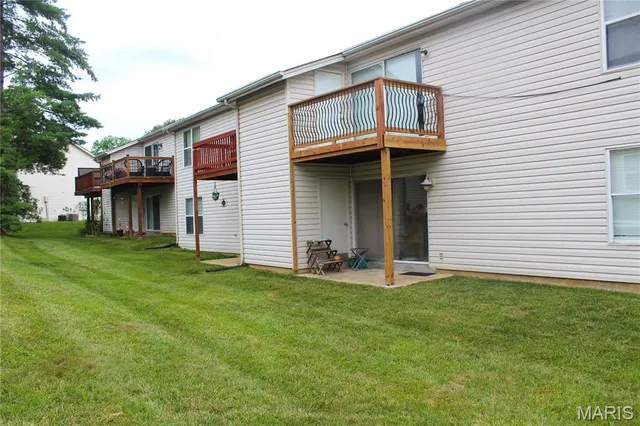 $164,900 | 761 Sugar Glen Drive, Unit 5, St. Peters, MO 63376