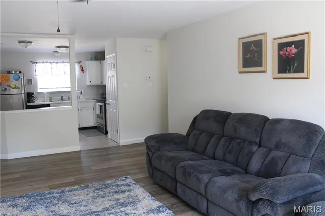 $164,900 | 761 Sugar Glen Drive, Unit 5, St. Peters, MO 63376